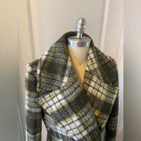 Bernardo Plaid Coat - Picture 7 of 7